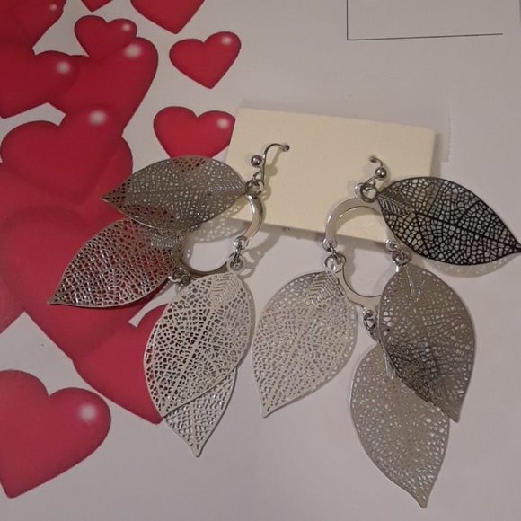 NEW EARRINGS🎈🎈 - Picture 2 of 4